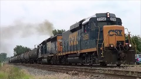 CSX GP40-2 Mate and GP30 Road Slug Railroading the B&O in Lima Ohio