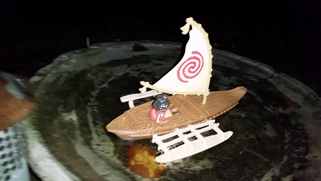 moana boat floats in the water toy video - youtube