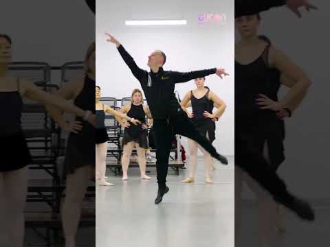 Video: Mis on balletis contretemps?