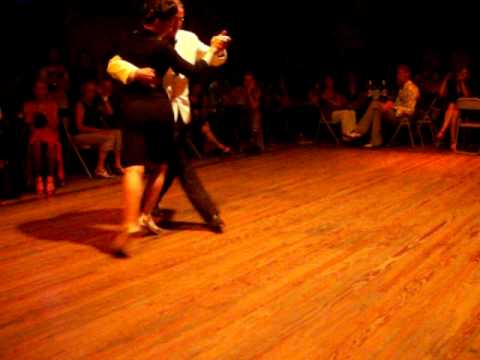Fernando Gordillo y SirYayaka Higuchi bailando el tango "solo compasion" " en "La Maldita Milonga"