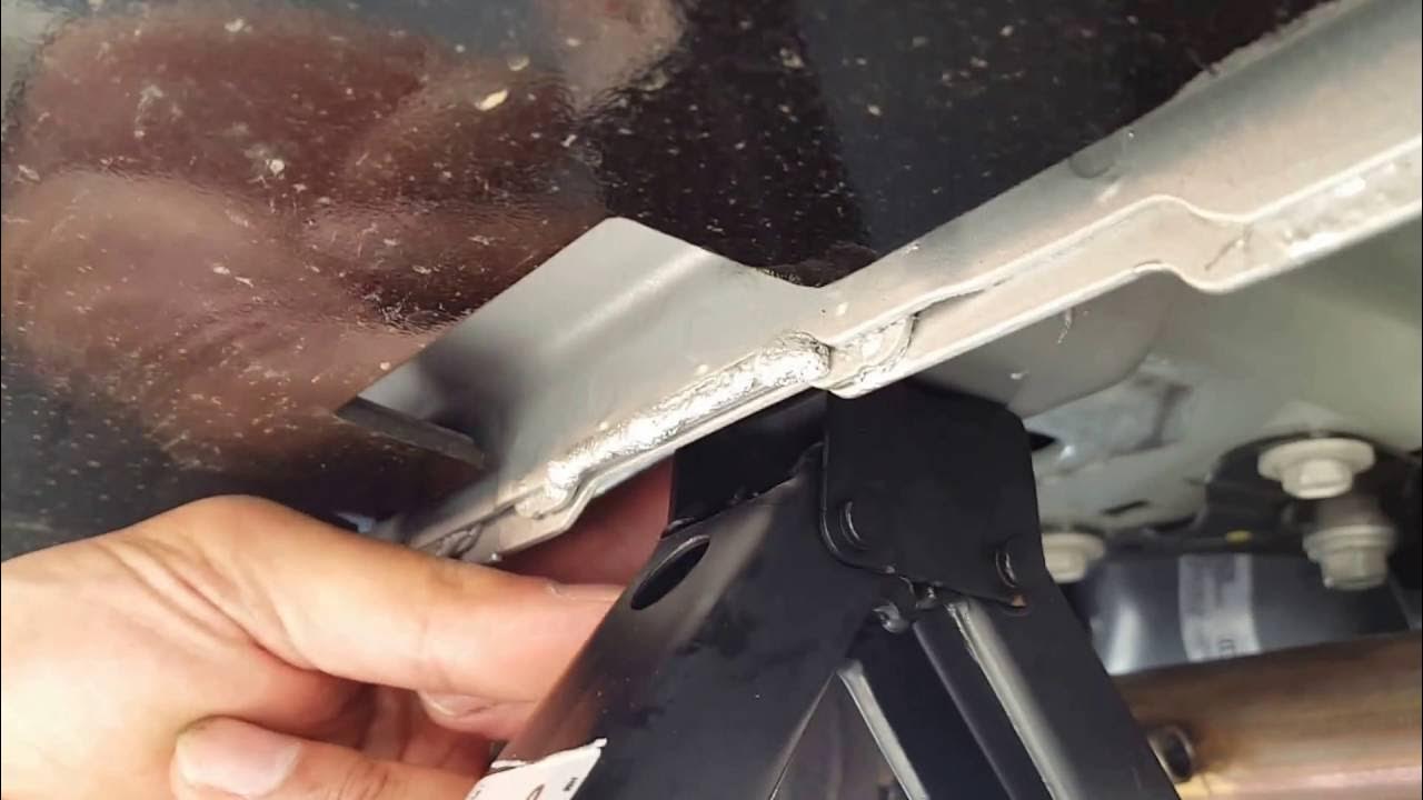 2017 Chevy Volt Vlog4 Jacking and lifting points for tire change
