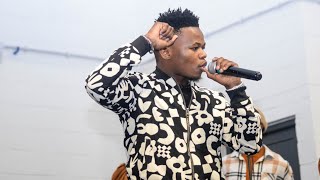 Ayanda Ntanzi - Nawe Ungamthatha ( Live in Cape Town)