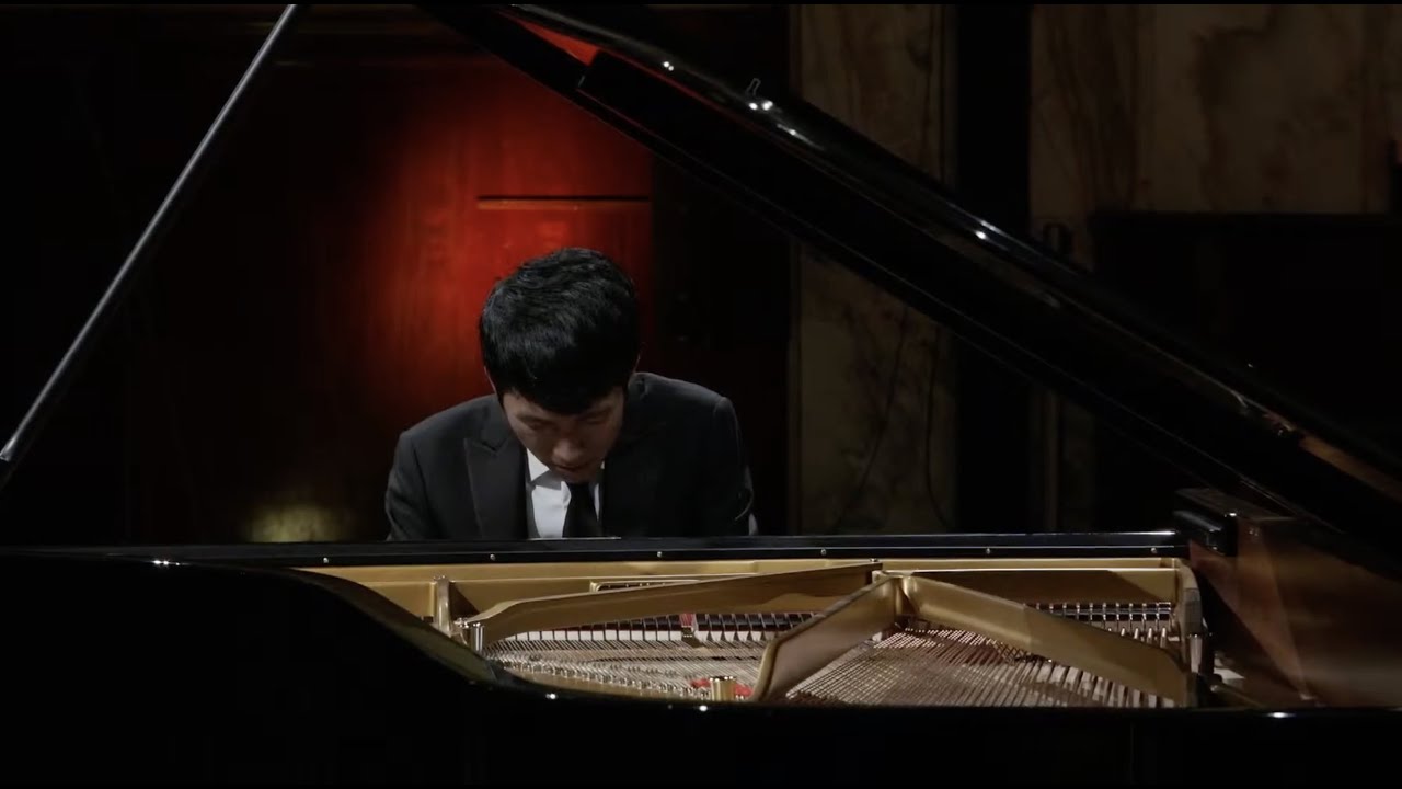 Schubert Sonata D. 784 in A minor - Eric Lu