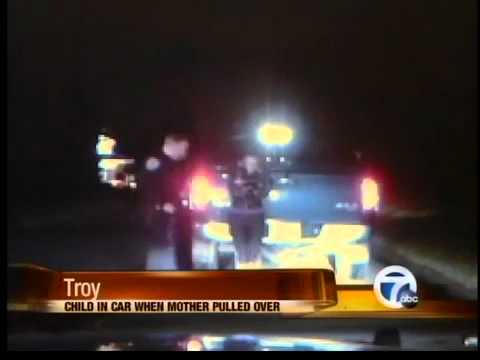 Mother suspected of drunk driving with child in car - YouTube