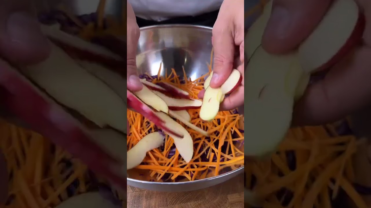 Salade choux rouge pomme et carottes râpé