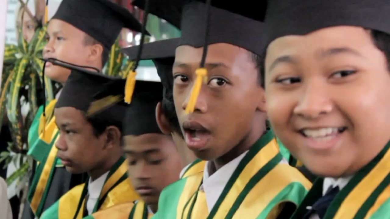 WISUDA BERSAMA MI AL HIDAYAT TAHUN 2021/2022