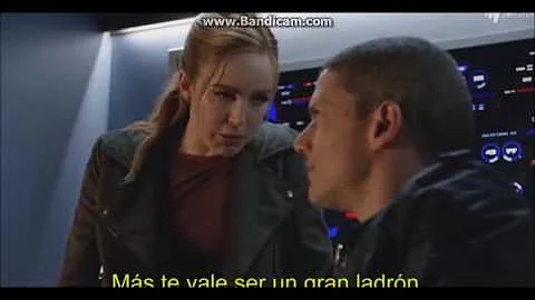 Legends of tomorrow 1x15 Snart Sara Kiss Scene