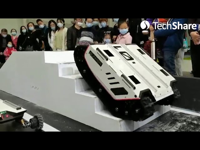 クローラ型UGV BUNKERで階段・坂道走行 ＠Robot Show - YouTube