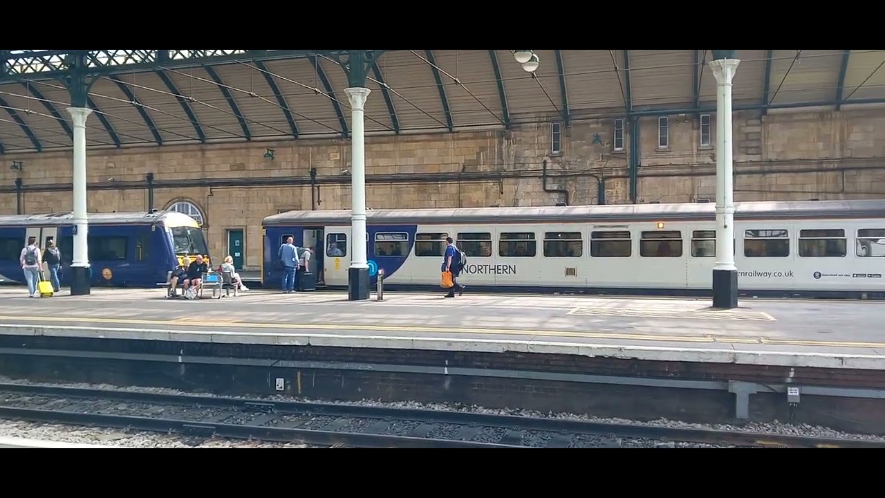 Northern Class 155 Arriving And Departing Hull - YouTube