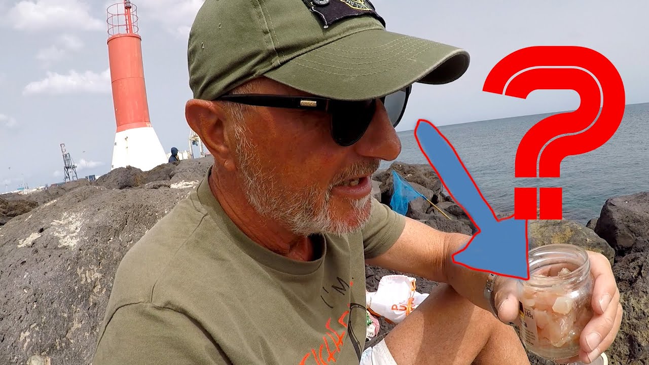 PESCA CON POLLO: Pescare in Mare con il Petto di Pollo Funziona! Che Occhiate Giganti!