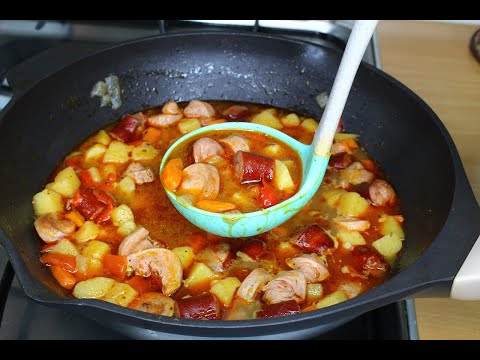 Видео рецепт Тушеная картошка с сосиской