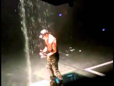 Rain [MV] Under Waterfall~~ (Huh)