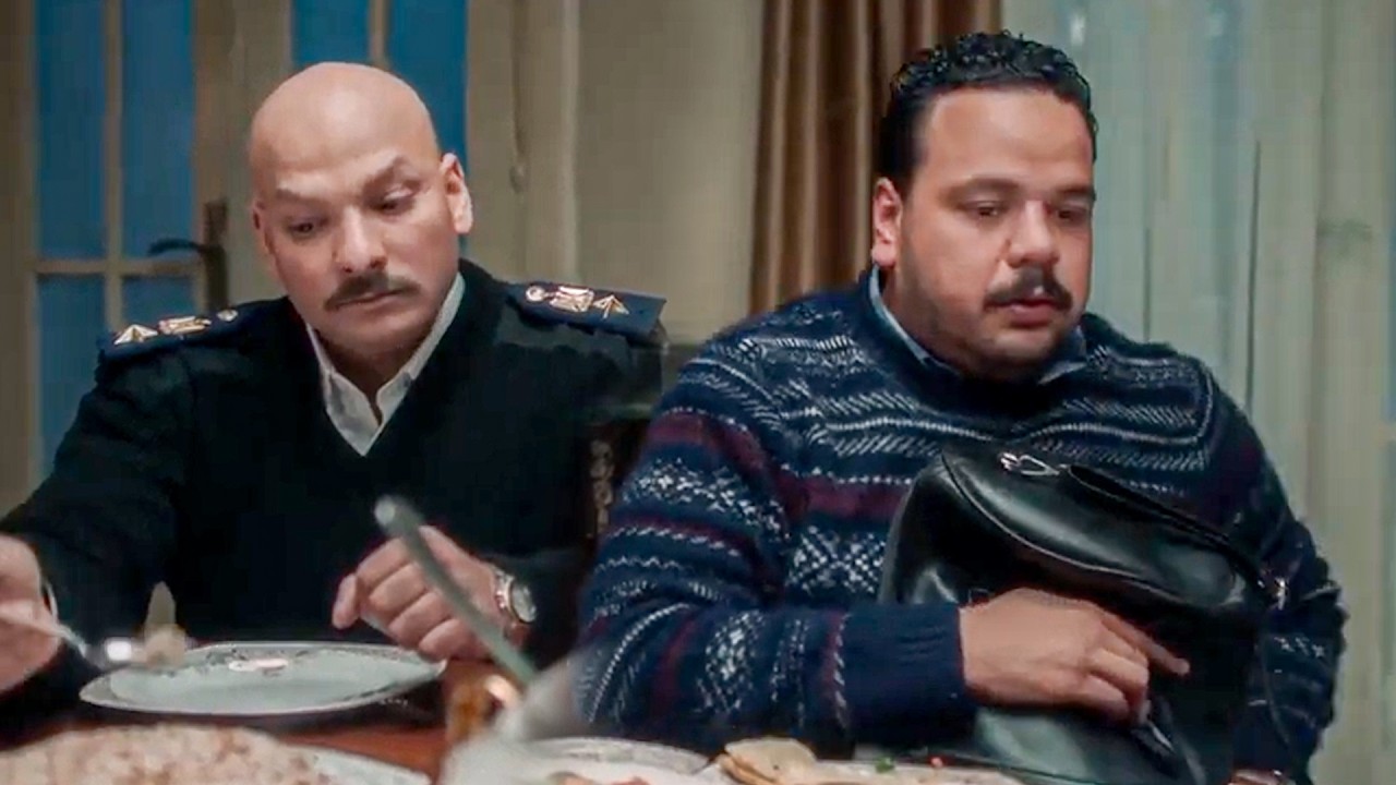 هي كيميا | سلطان اتزنق في وسط العزومة  ( وقع مع ظابط عنده الحاسة السابعة )😂