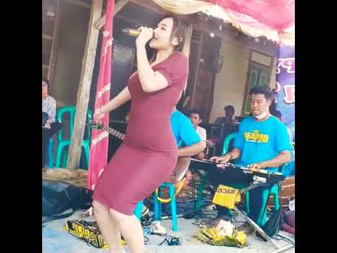 Biduan dangdut udah cantik suara nya merdu