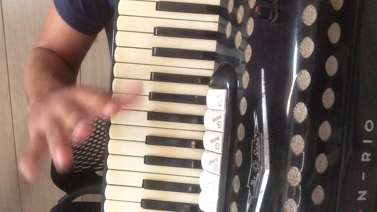 Ensinando o solo Brasileirinho para iniciantes no acordeon