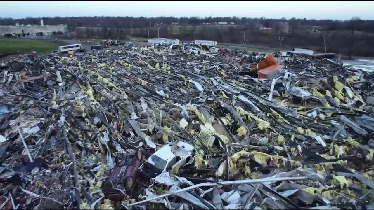 Crews search for the missing after devastating tornadoes - YouTube
