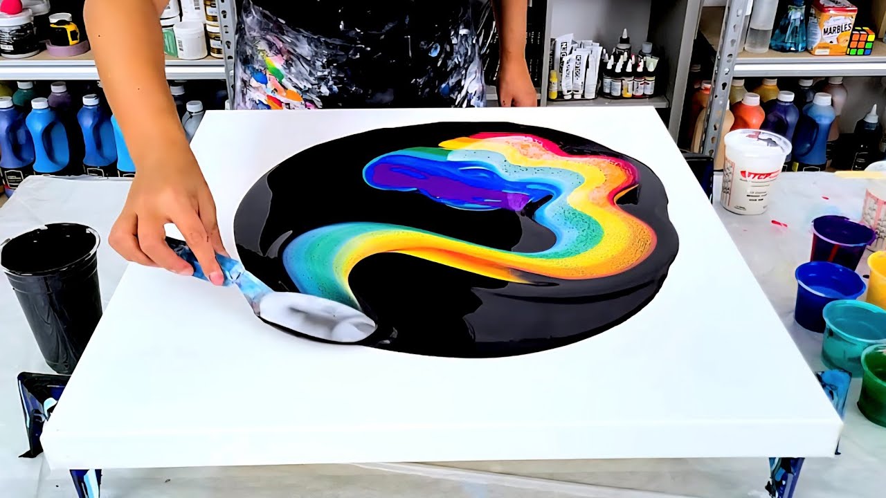 Я попробовал что-то новое, и это сработало!  Красочный свайп с интерференционными цветами!