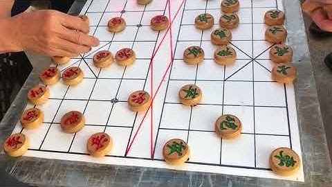 Cao thủ cờ tướng đường phố, chấp hai tiên vẫn thắng