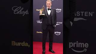 #KevinCostner #Costner #HollywoodLegend #ActorLife #MovieStar #ClassicHollywood #FilmIcon