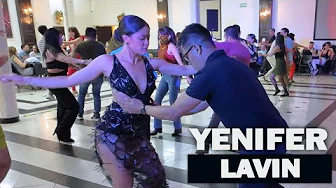 Yenifer Lavin (Cuba) y Mexicano bailan Salsa en Tlatelolco México