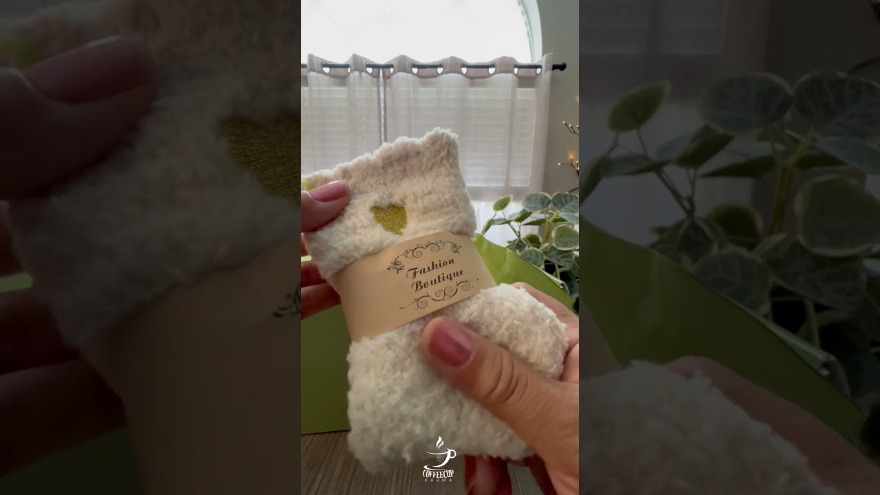 Review: A Perfect Cozy Gift For Her 