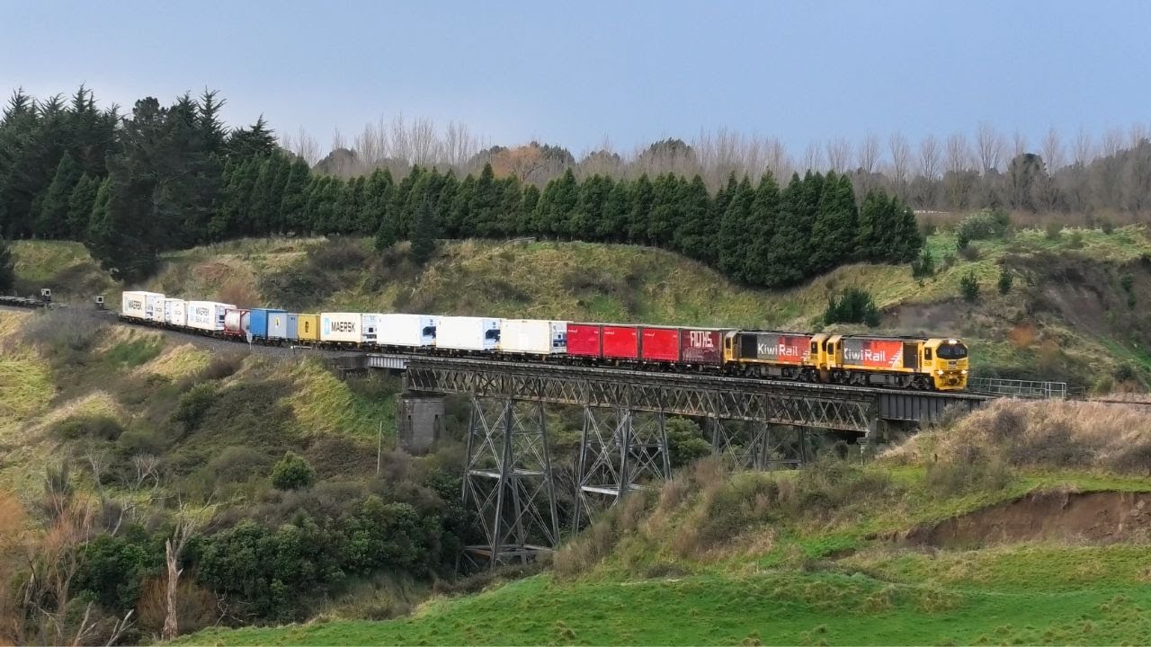 KiwiRail Train 623 - Hastings to Woodville on the PNGL (4K) - YouTube