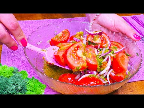 Соседка по даче дала рецепт. Уже неделю едим и еще хочется! Обалденная закуска. Порежьте помидоры!