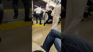 Extended version: Japanese man drags foreigner off the train (showing what lead to confrontation) screenshot 4