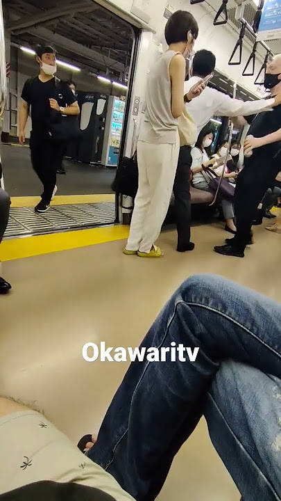 Extended version: Japanese man drags foreigner off the train (showing what lead to confrontation)