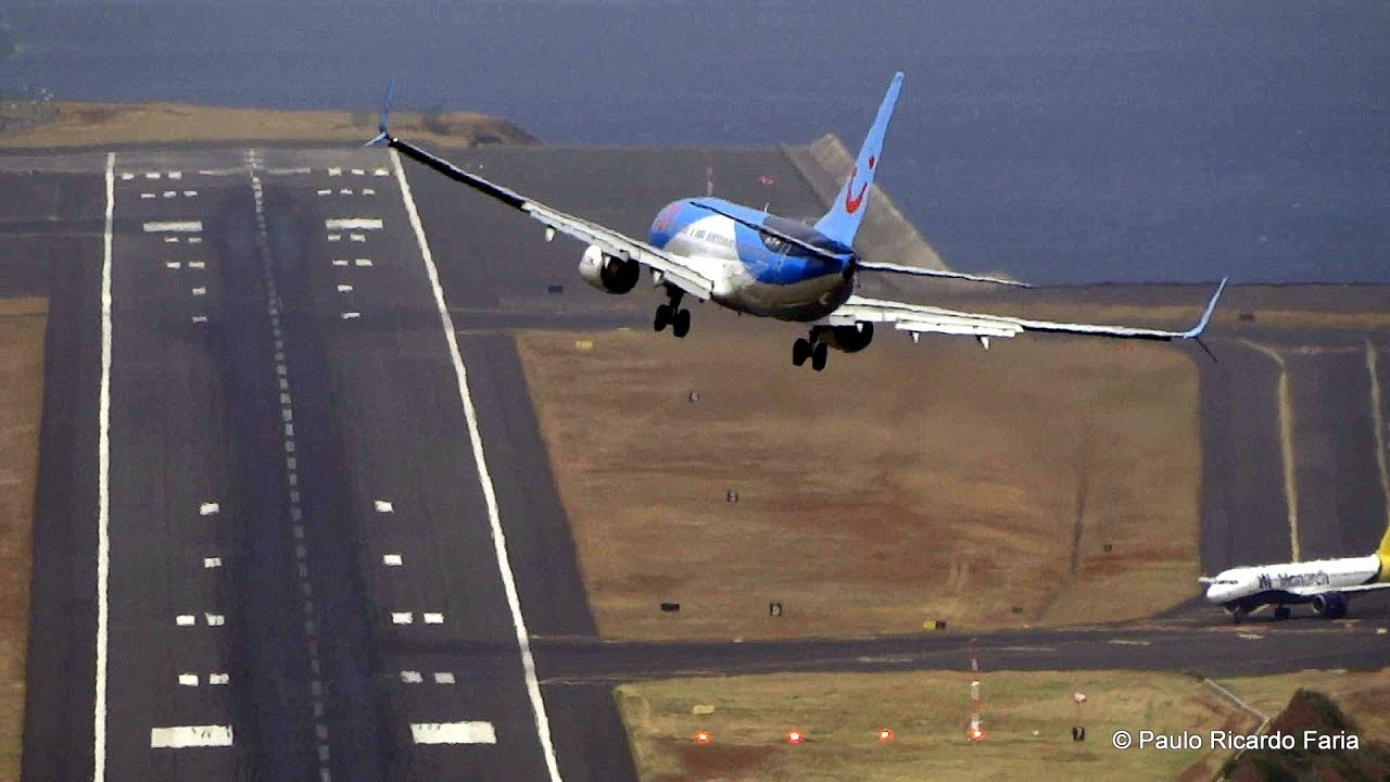 世界で最も危険な空港 ポルトガル マデイラ島へ着陸する旅客機の映像が凄い Dna