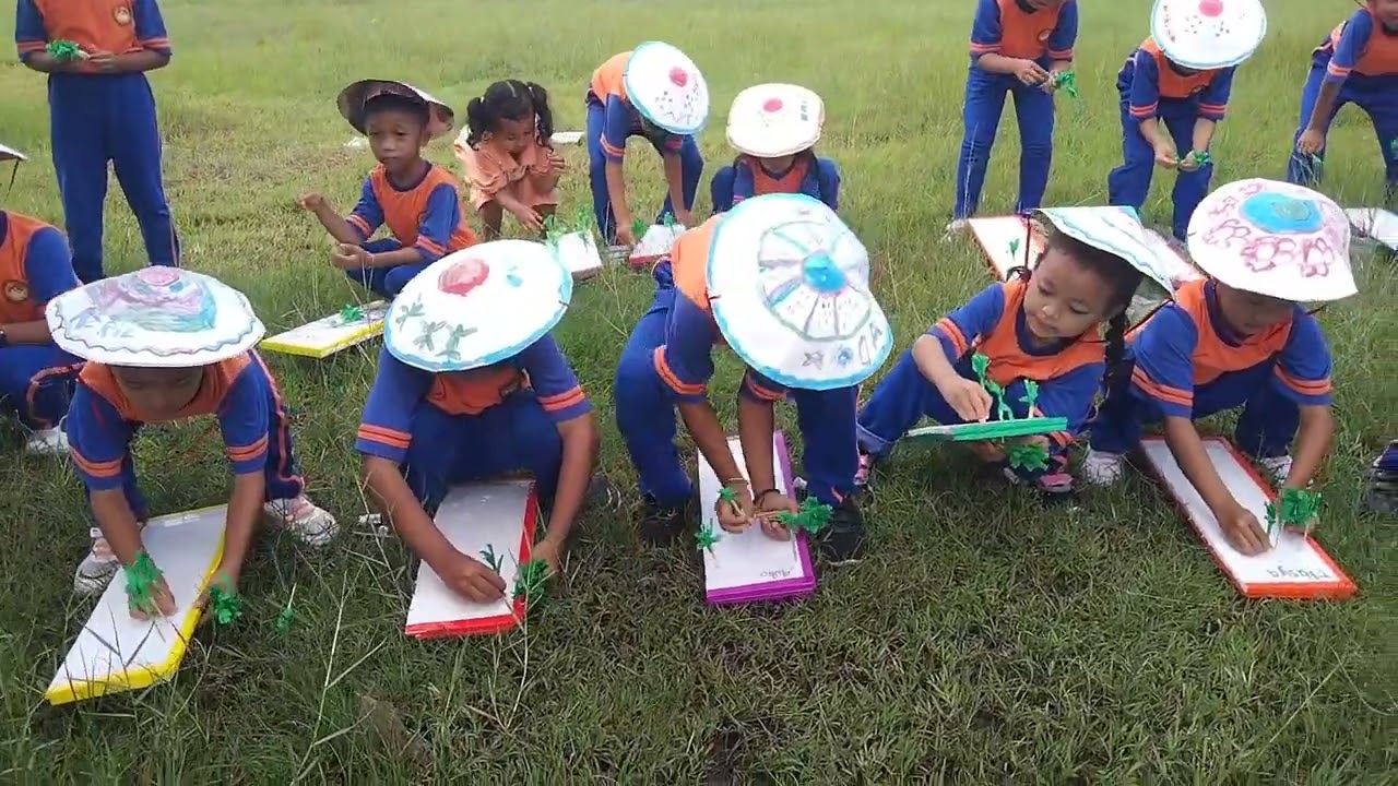 Puncak tema profesi -Menjadi Petani (kearifan lokal)