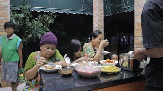 waktunya buka puasa telat masak !! undang mbah uti buka bersama kita