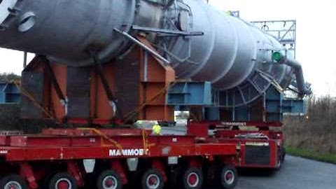 102_0080 turns onto road from rear 45 sec clip.MOV