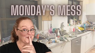 MONDAY'S MESSY KITCHEN CLEAN \/ LET'S SPEED CLEAN