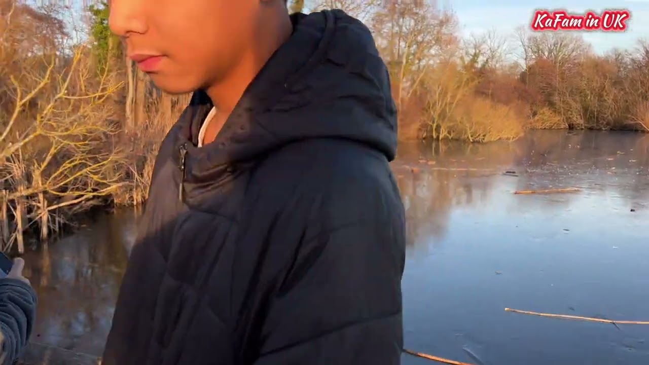 Nag yeyelo na ang ilog sa subrang lamig