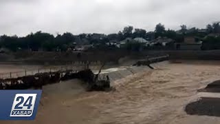 Часть дамбы разрушилась на реке Бадам