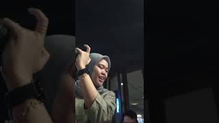 Kau adalah - lintang eka
