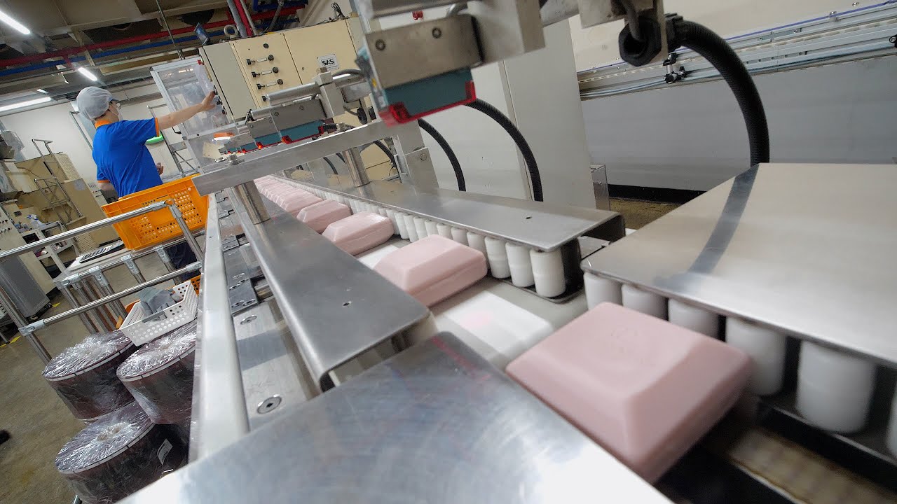 Процесс изготовления вещей с очень высокой скоростью производства. Обзор корейских фабрик