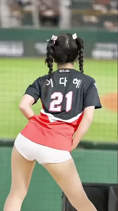 Korean Cheerleaders! The South Korean team will not leave too early, right?#qatar #worldcup2022