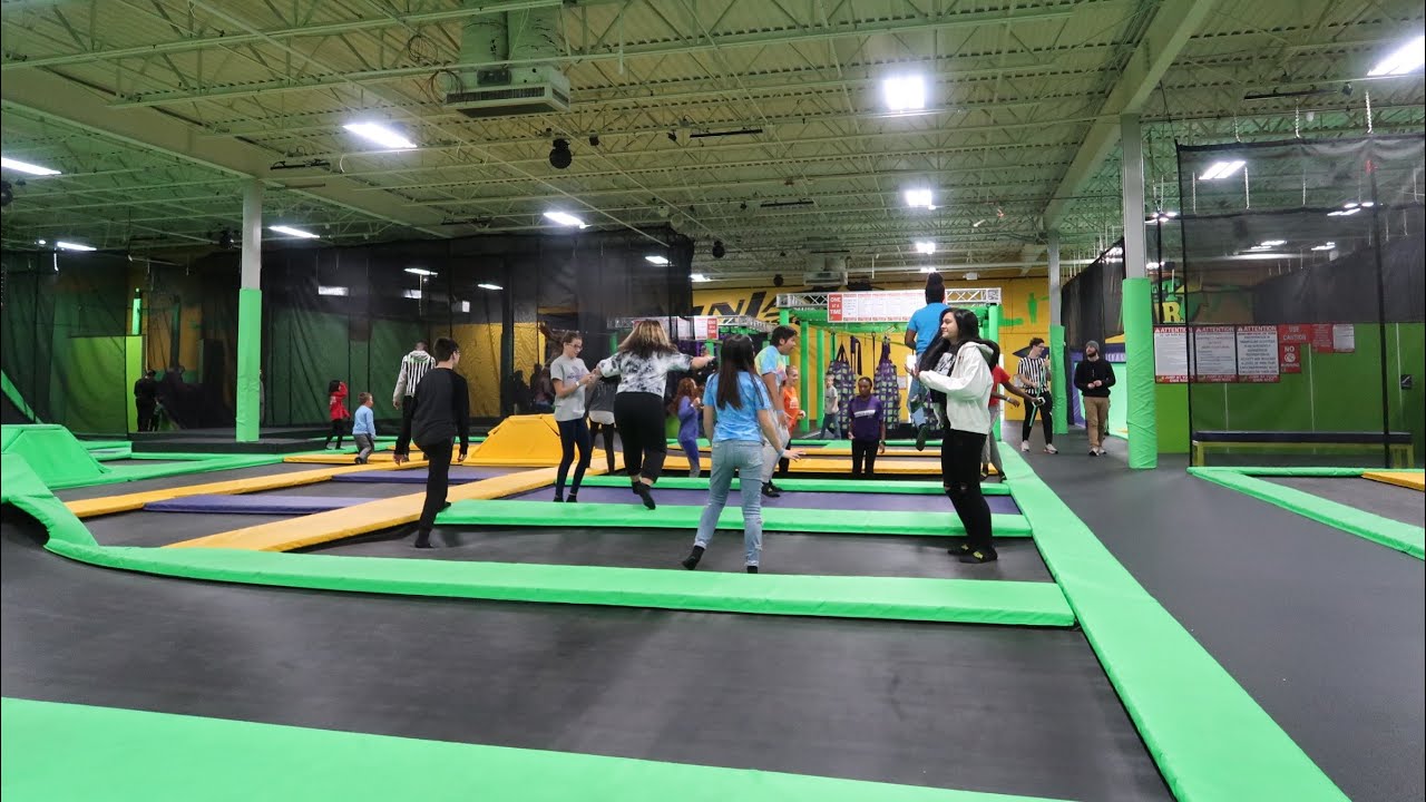 Birthday Party’s fun time at the indoor Trampoline Park Video for