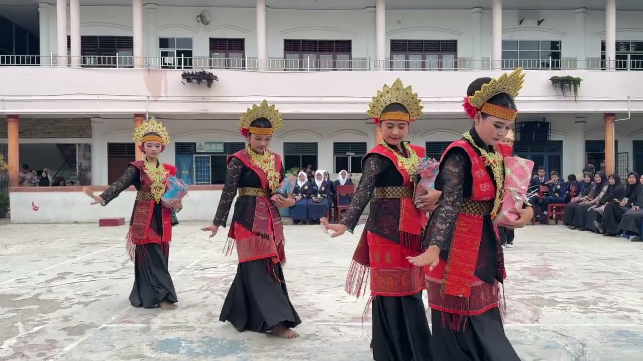 PENAMPILAN TARI KELAS 9-9 ACARA PERPISAHAN KELAS 9 SMPN 1 TEBING TINGGI 2025