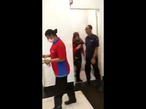 Kantoi Tertangkap Dalam Tandas Perempuan Di dalam Tesco