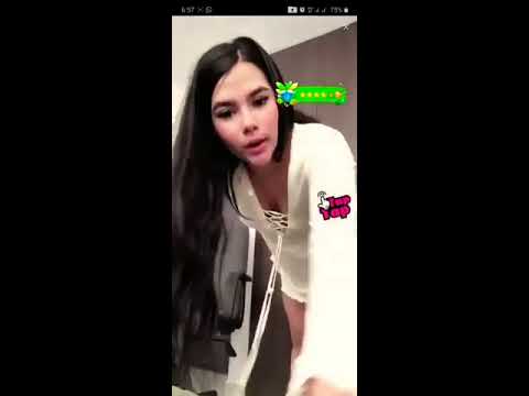 Cewek manis goyang gak pake celana live BIGO!