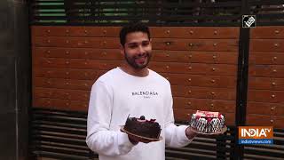 Siddhant Chaturvedi celebrates 1 year anniversary of "Gully Boy" with fans screenshot 3