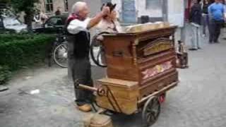 BRUJAS-Bélgica- Música en las calles de BRUJAS