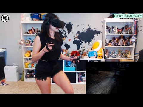 CinCinBear VR Oynuyor (Dar Kot Şortuyla)