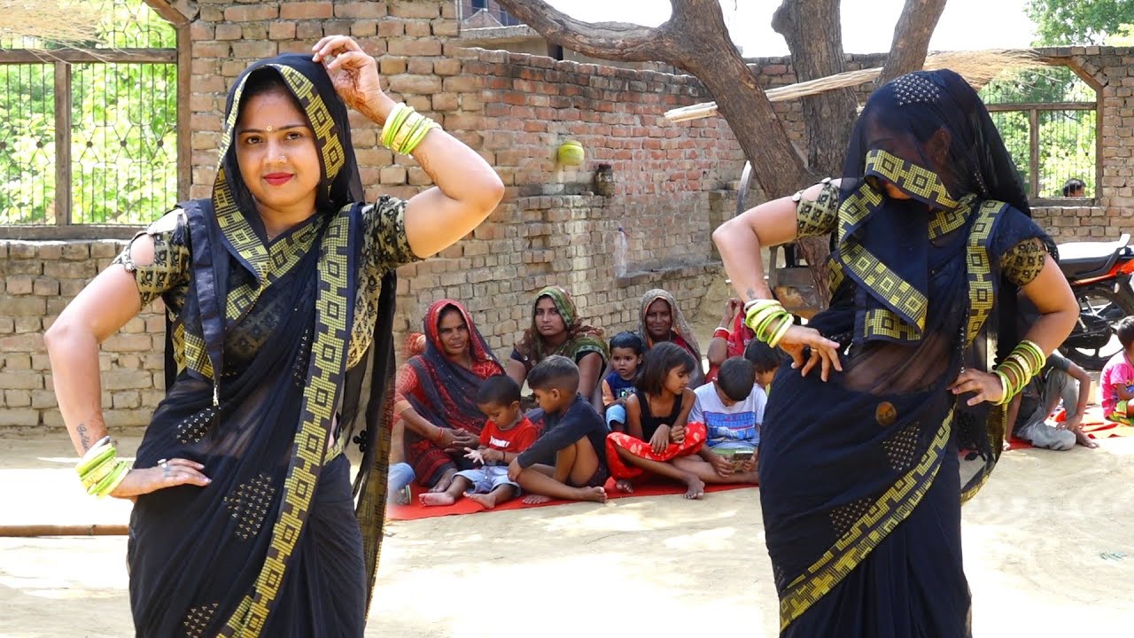 Rural folk song  Dont wave alone chhori tohi radua le jaayegoRashmi Bhabhis back breaking dance  Shyam
