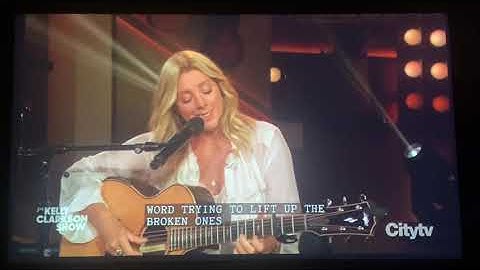 Thumbnail of Sarah McLachlan & Kelly Clarkson sing “Reminds me” | The Kelly Clarkson Show (10/7/25)