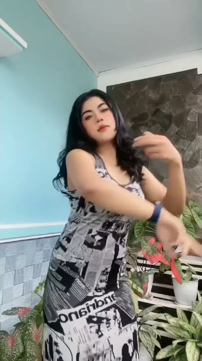 Ketat nya || Tante tiktok dance viral  #shorts #goyang #dance #viral #tante