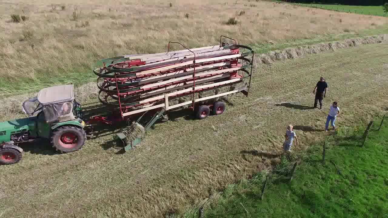 Deutz 5506 mit class Markant 50 und Fella BE125